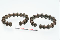 Foto von Bronzeknotenarmreif (NHMW-PRAE-025422)